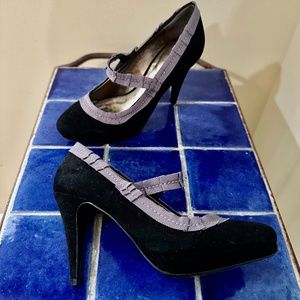 Boden Black Suede 4" Heels / Vtg. 40's Look Pumps w/ Grey Ribbon Trim sz 8